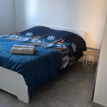 A D'aude Proche Narbonne Avec 2 Chambres, 6 Couchages, Lit Bebe Jardin Et Parking *