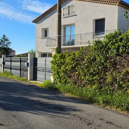 A D'aude Proche Narbonne Avec 2 Chambres, 6 Couchages, Lit Bebe Jardin Et Parking *
